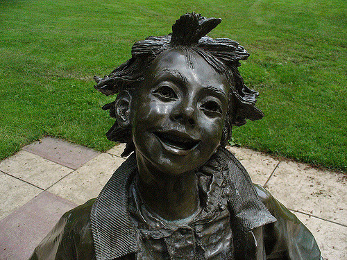 Image: Beverly Cleary Sculpture Garden, Grant Park, Portland, CC BY-NC-SA 2.0 by Krista Kennedy on Flickr